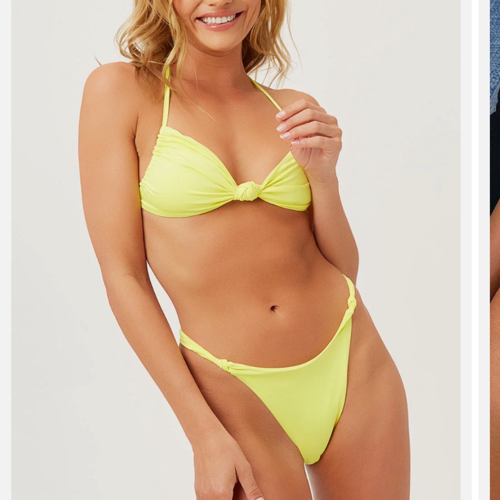 FRANKIES BIKINIS SWIMSUIT
